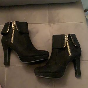 Size 6 heels black